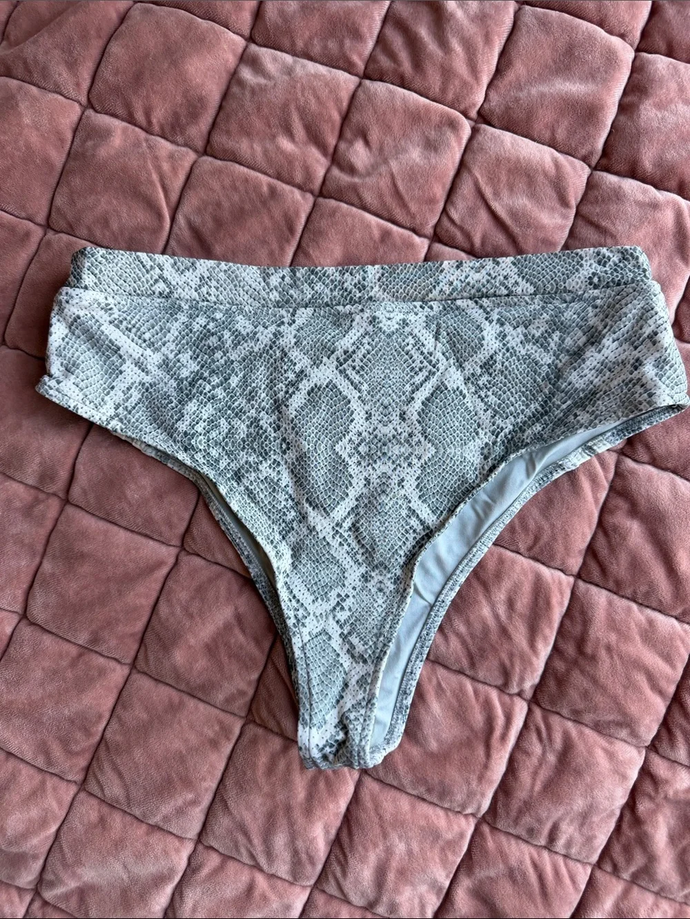 Frankies Bikinis **matching top